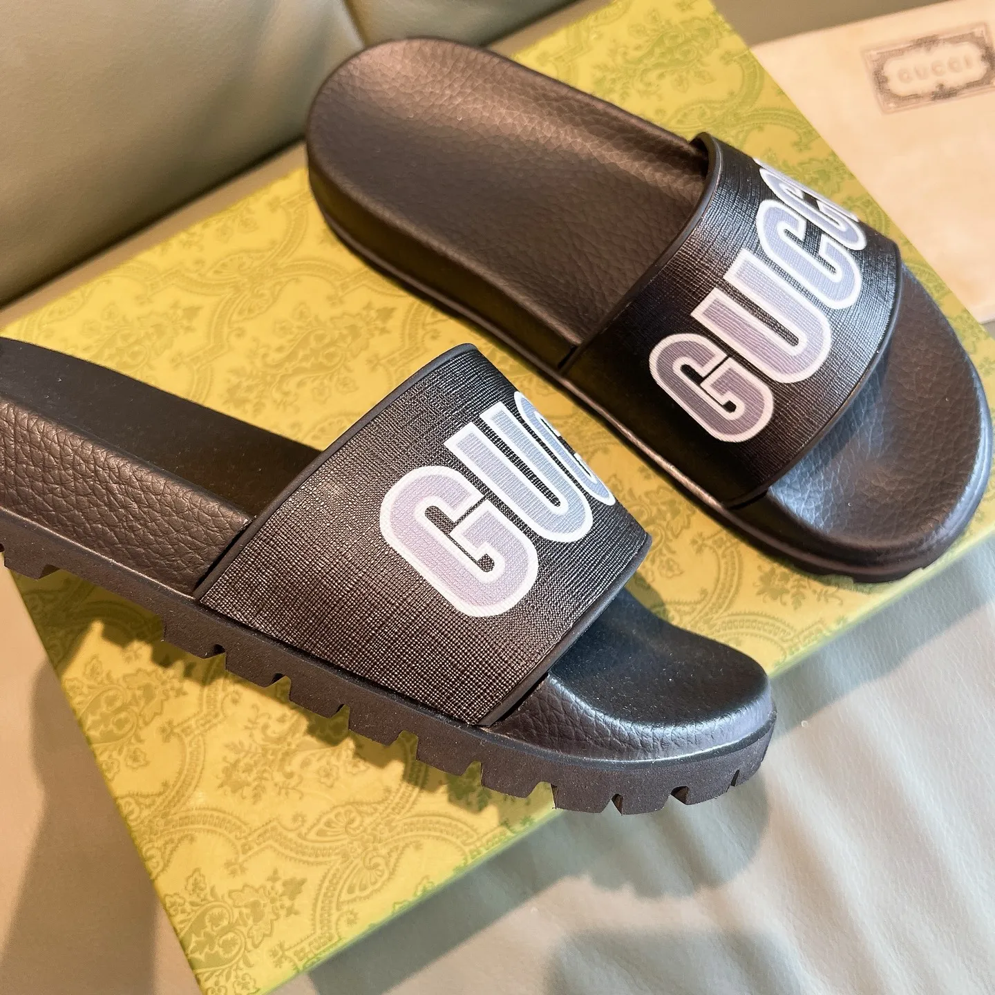 Men's Men's Shoes 130🐮🐮Gucci Gucci Slippers Gucci 2024 latest beach sandals slippers Original molding double G LOGO Original molding consistent Outsole: Men's Men's Shoes u double-layer outsole Size: 35-46